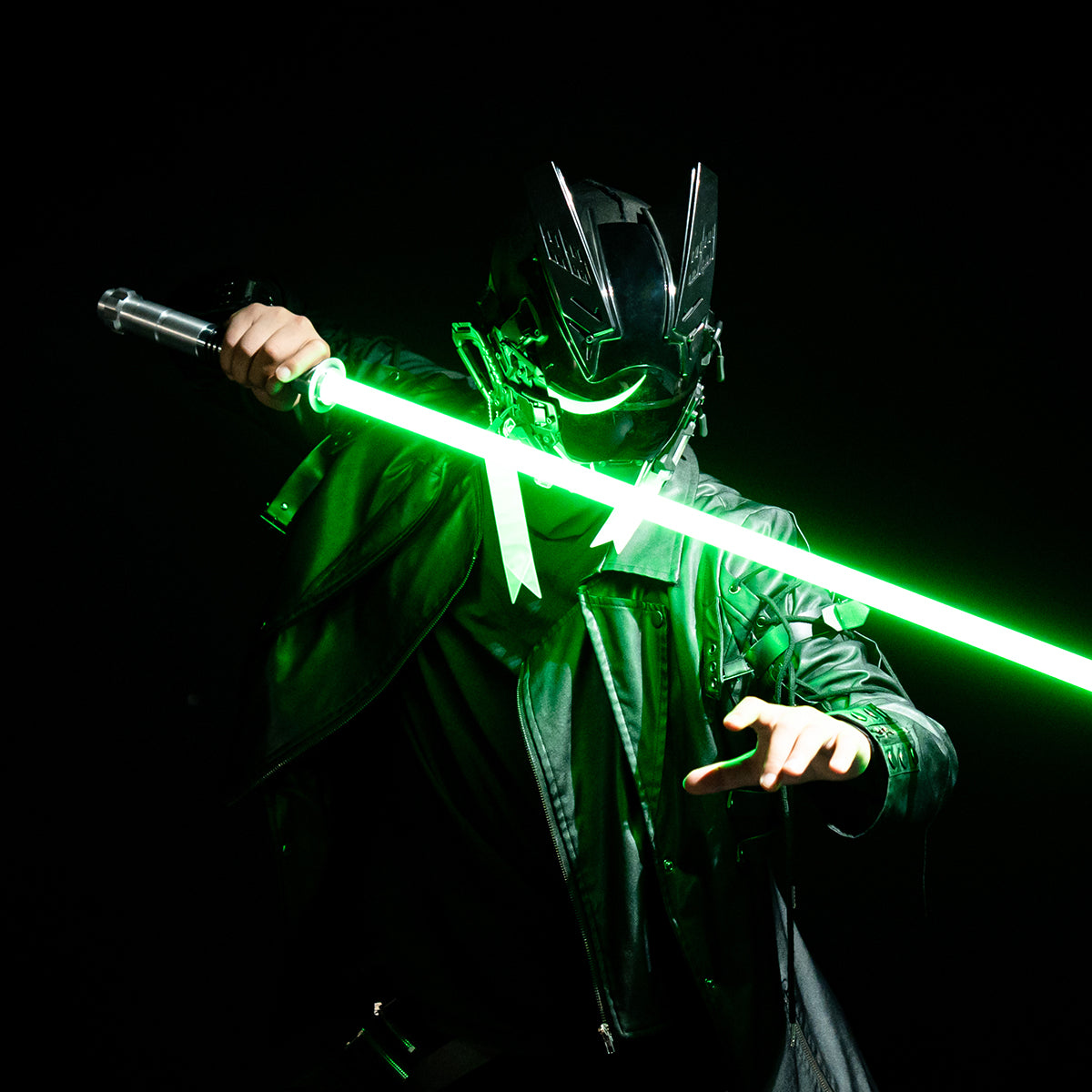 Luke Skywalker Saber in hand - Elite Jedi warrior combat ready