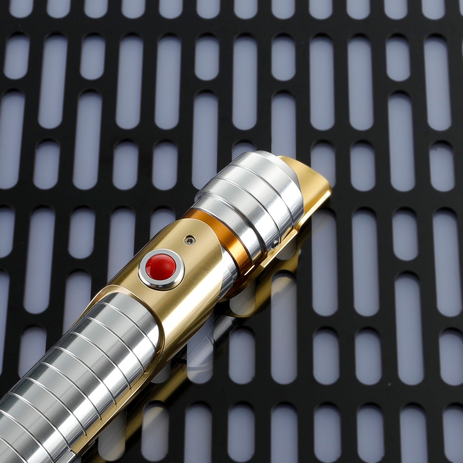 LIGHTSABER® Skeleton Crew Saber Force FX Heavy Dueling