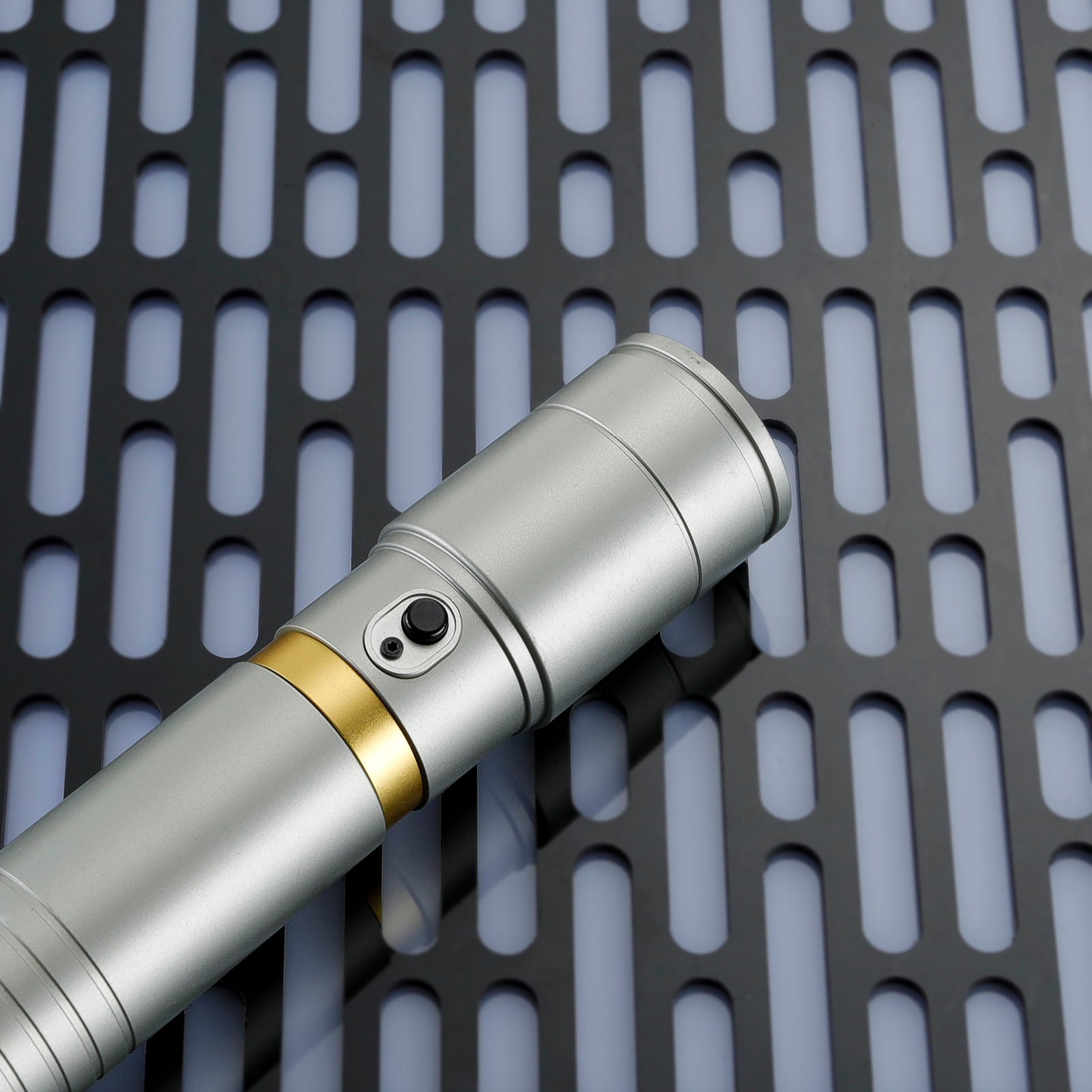 High-Quality Metal Finish of Vernestra Rwoh Master Series Hilt