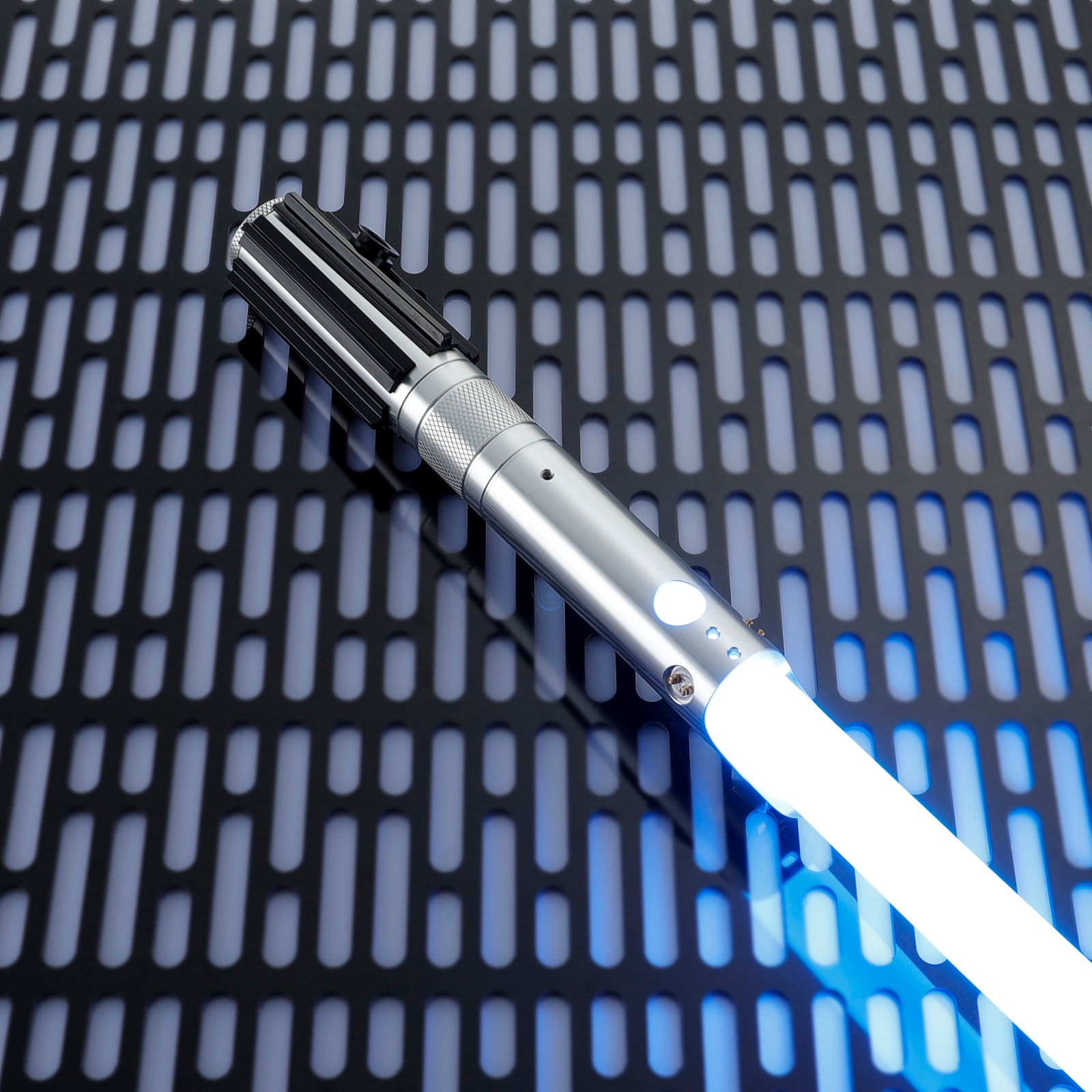 Anakin Skywalker Lightsaber Side Layout, Smooth Swing Mechanism & Metal Hilt Details