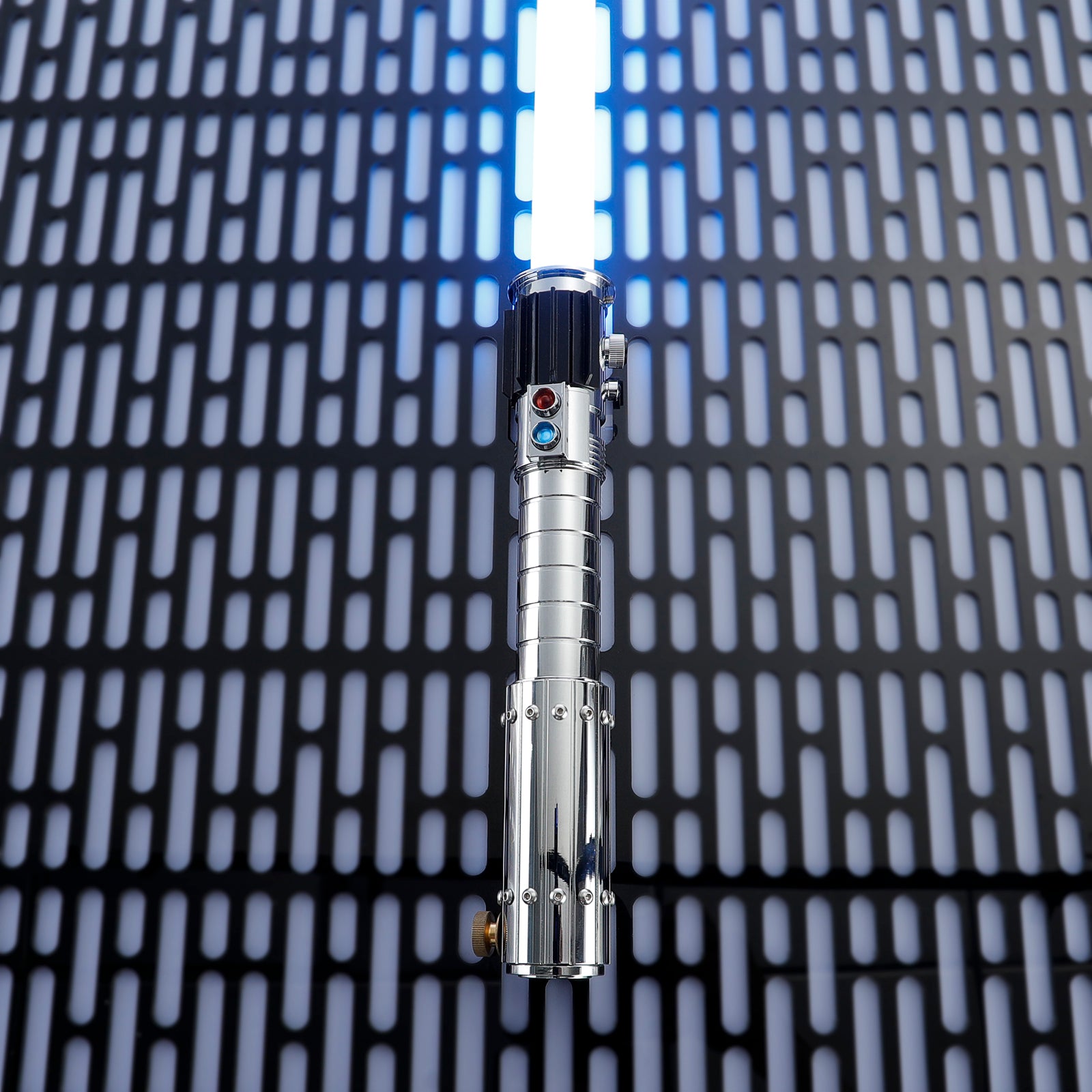 Vertical View of Mara Jade Saber Hilt
