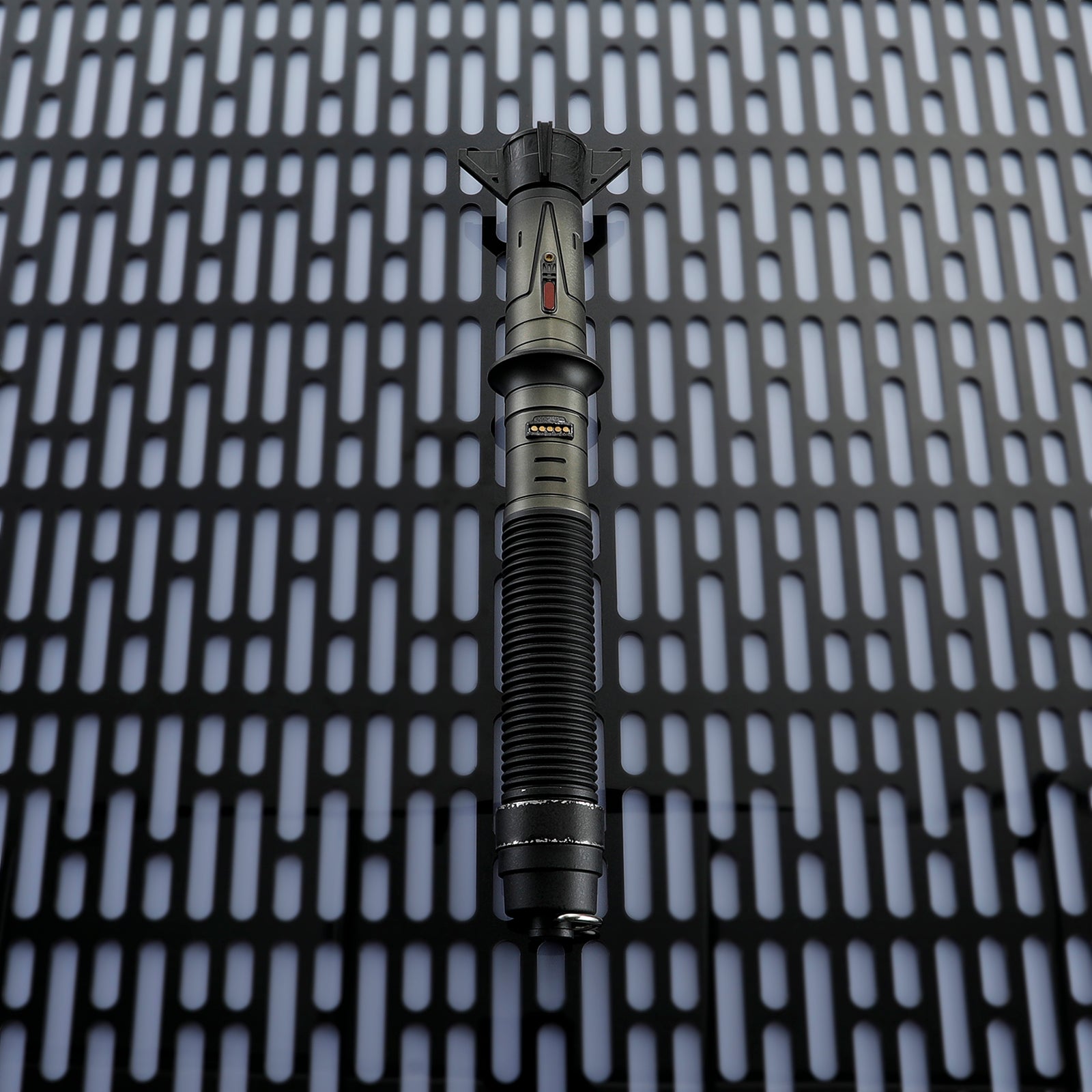 LIGHTSABER® Baylan Skoll Saber Weathered Hilt Heavy Dueling