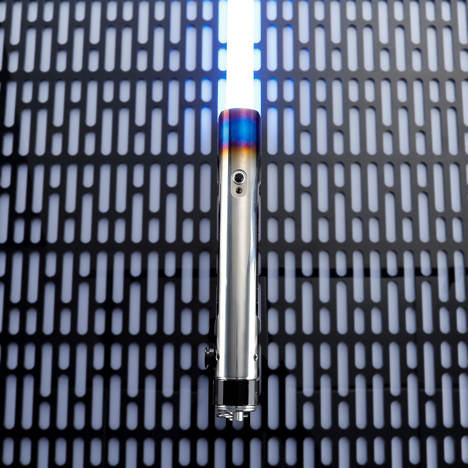LIGHTSABER_Master_SOL_Saber_with_RGB_dynamic_color_shift_and_PIXEL_blade_for_combat-ready_dueling