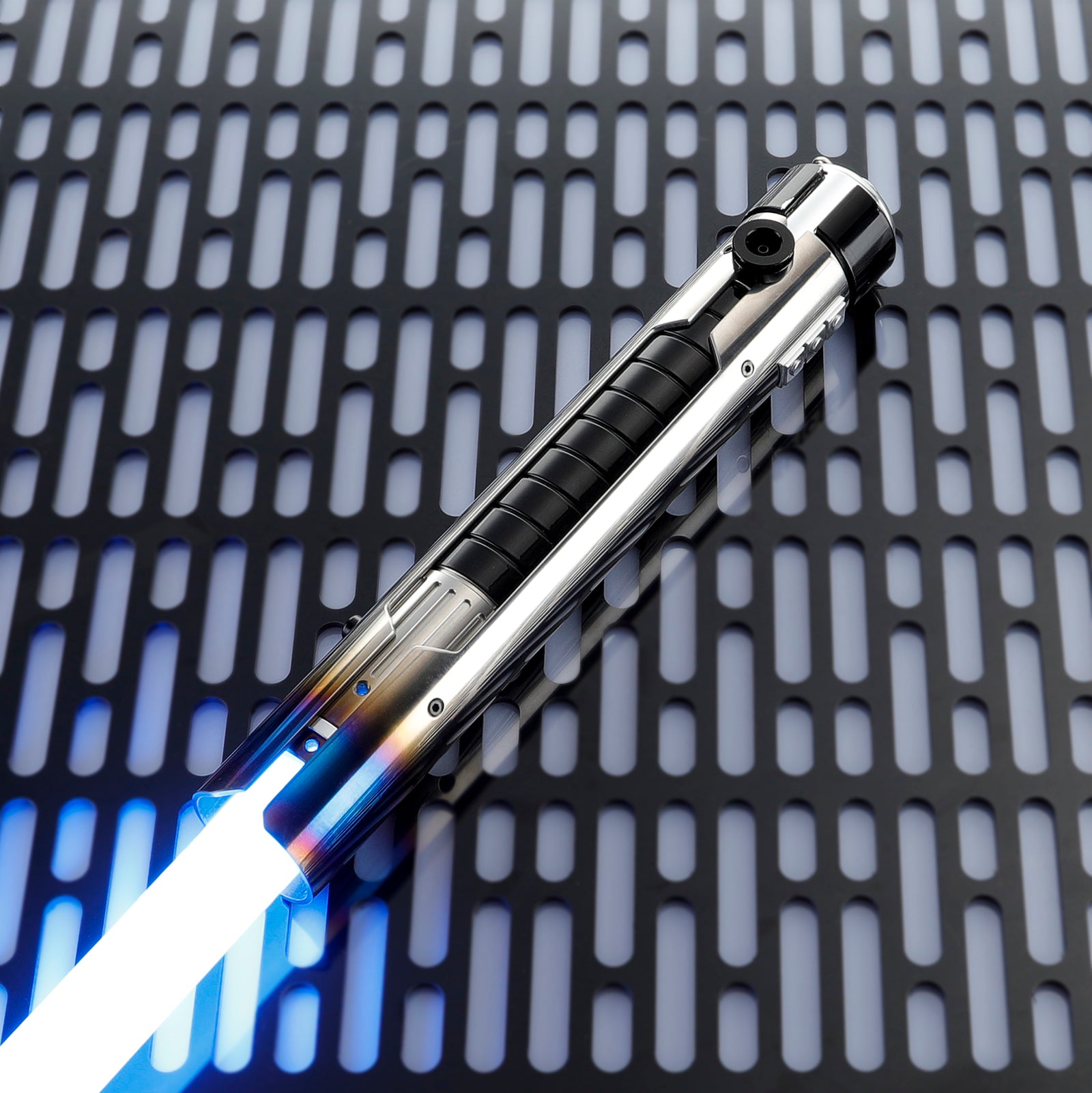 Master_SOL_Saber_RGB_blade_transitioning_colors_with_dynamic_clash_sound_effects