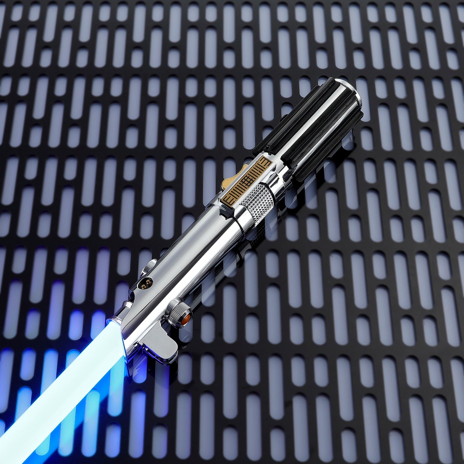 LIGHTSABER® Anakin EP3 Saber in Jedi Temple duel with dynamic motion-synced blade clashes
