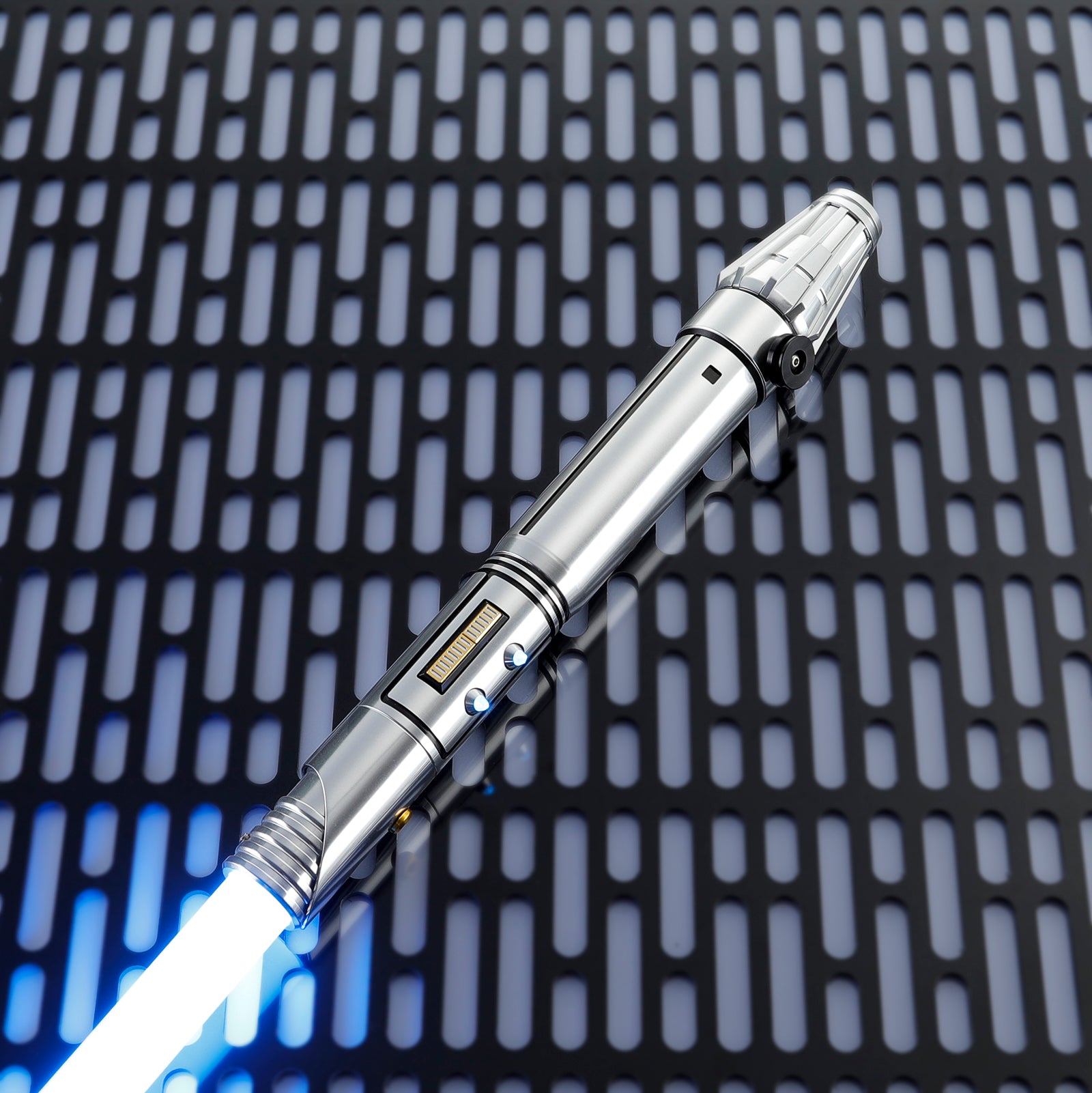 LIGHTSABER® Master Kelleran Beq Saber With Meltal Hilt