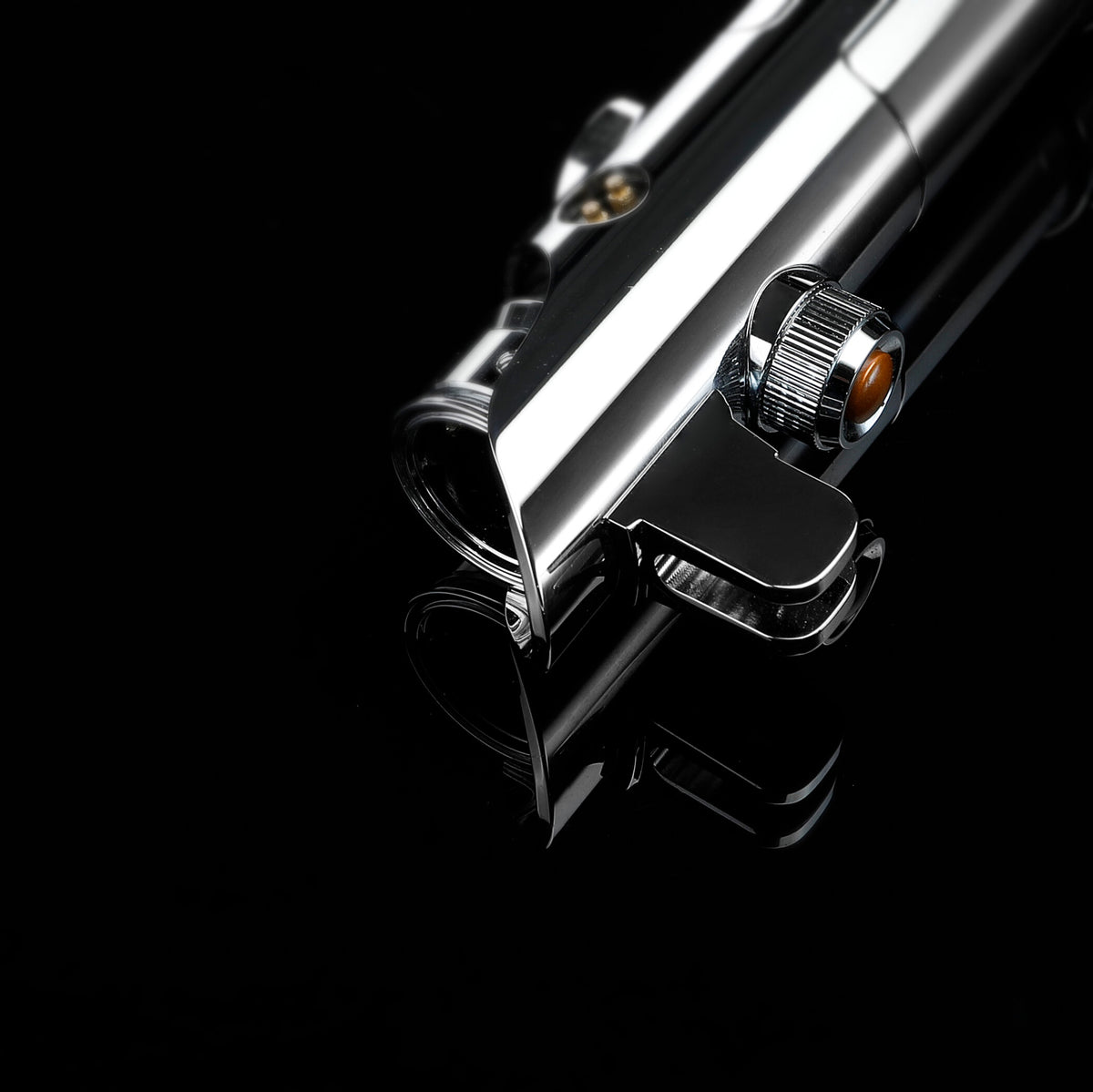 Precision aluminum emitter design of Ani EP3 metal lightsaber hilt
